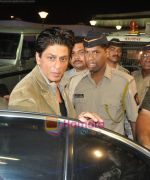 Shahrukh Khan leave for My Name Is Khan premiere in Mumbai on 10th Feb 2010 (3)~0.JPG